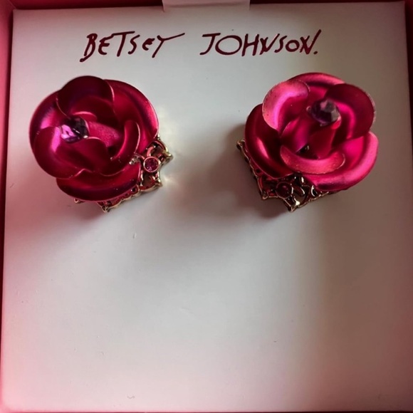 Betsey Johnson Rose Stud earrings - Picture 6 of 10